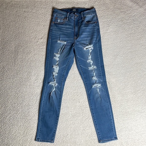 Aero High Rise High Wasted Stretchy Denim Jeans distressed Size 6 - Picture 2 of 10